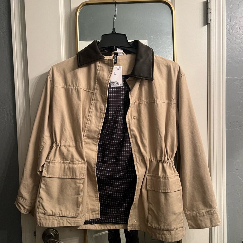 H&M Beige Utility Jacket with Dark Brown Collar